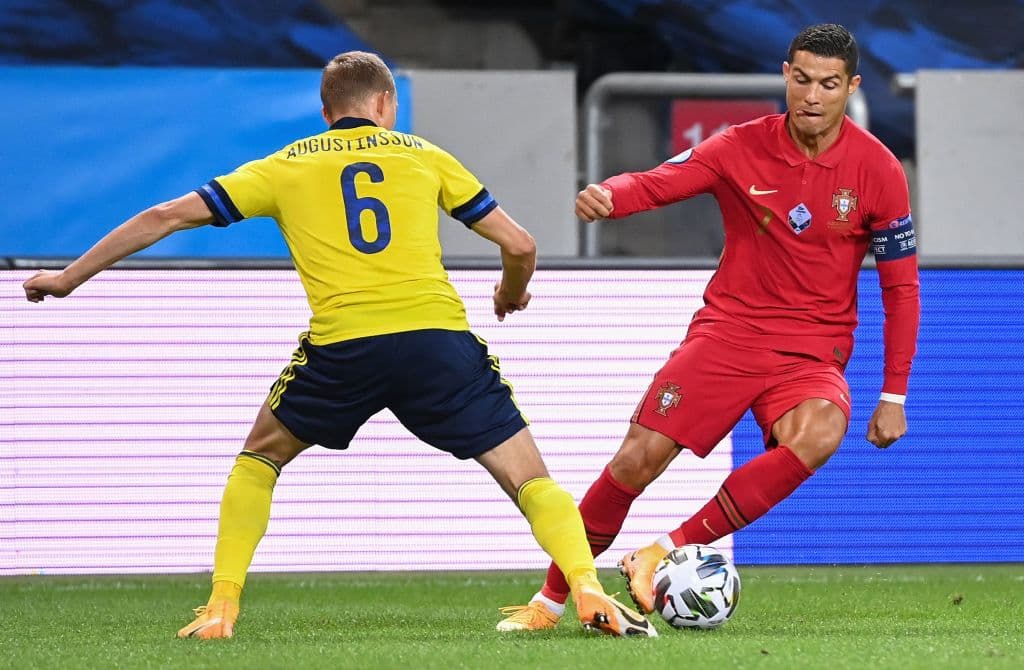 Portugal se convierte en el dueño del partido.
