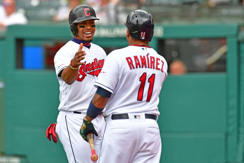 Los dominicanos Santana de 4-2 con una anotada y dos producidas, y José Ramírez de 3-0 con una empujada.
