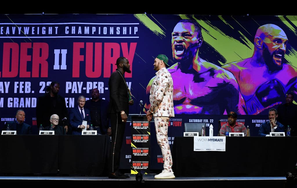 Entre sonrisas y bromas, Deontay Wilder y Tyson Fury presentaron la segunda pelea por el título mundial de los pesados que ostenta Wilder, será en febrero.