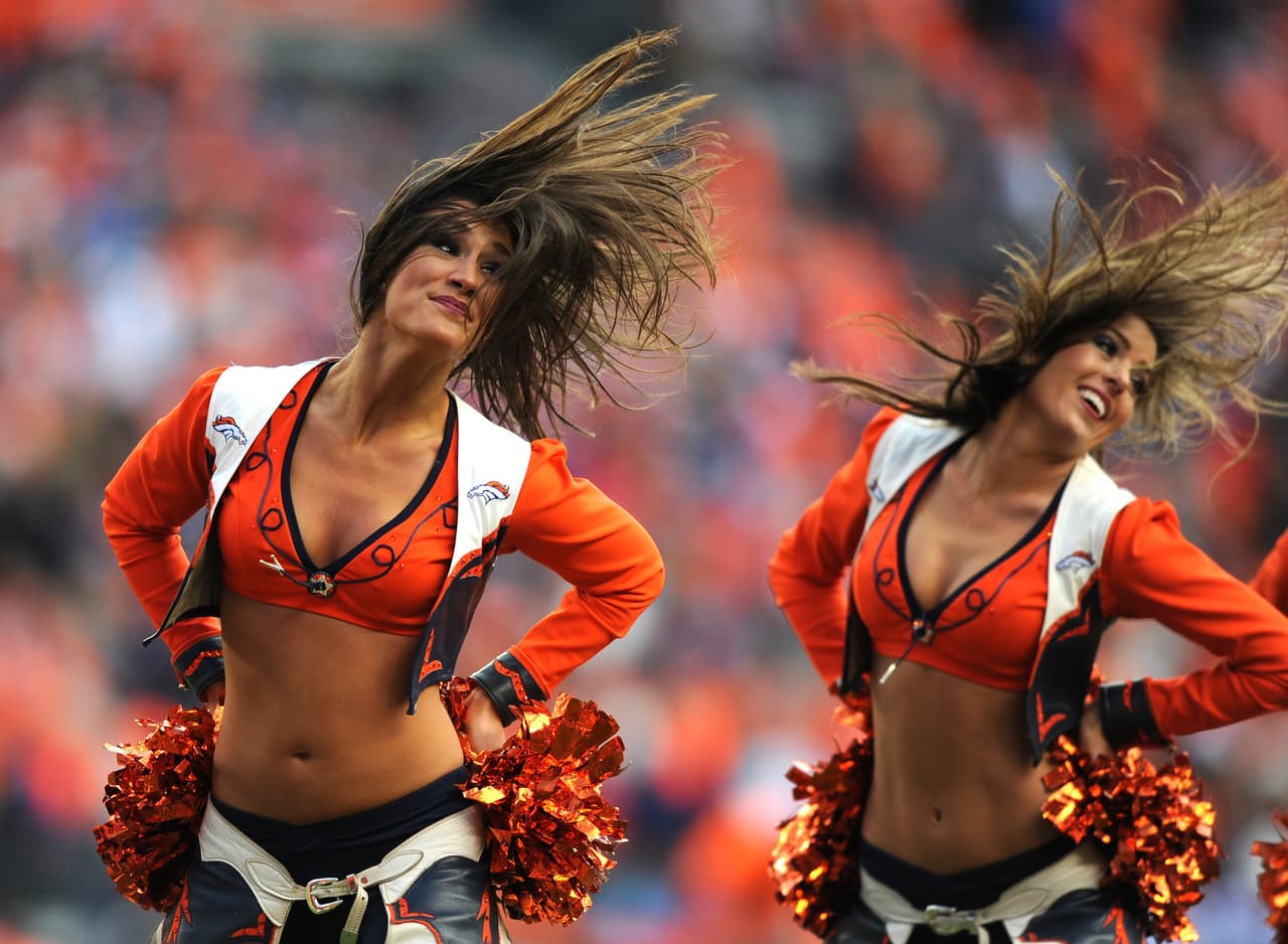 Los equipos locales ganaron, así que tendremos a estas bellezas de los Panthers y Broncos en el Super Bowl 50. Checa las mejores tomas de ellas en los Campeonatos de Conferencias.