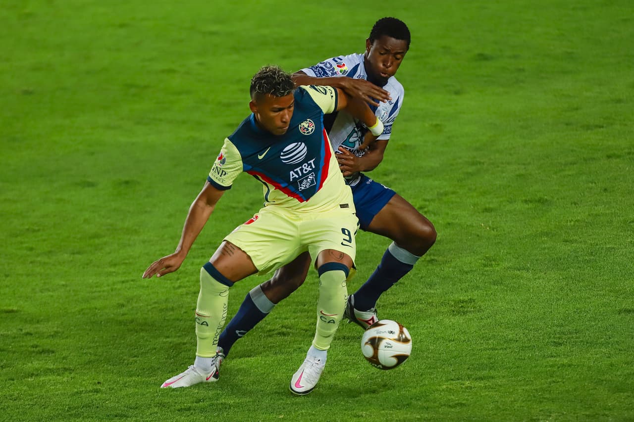 Pachuca controla el partido de principio a fin y con goles de Erick Aguirre, Felipe Pardo y Luis Chávez los Tuzos vencen 3-1 a las Águilas y toman una muy cómoda ventaja en la serie.