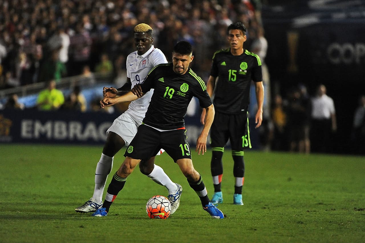 Oribe Peralta. Es de los delanteros mexicanos más regulares en la liga local y aunque está lejos de los líderes goleadores, sabe jugar por fuera y asistir a su compañero en el área.