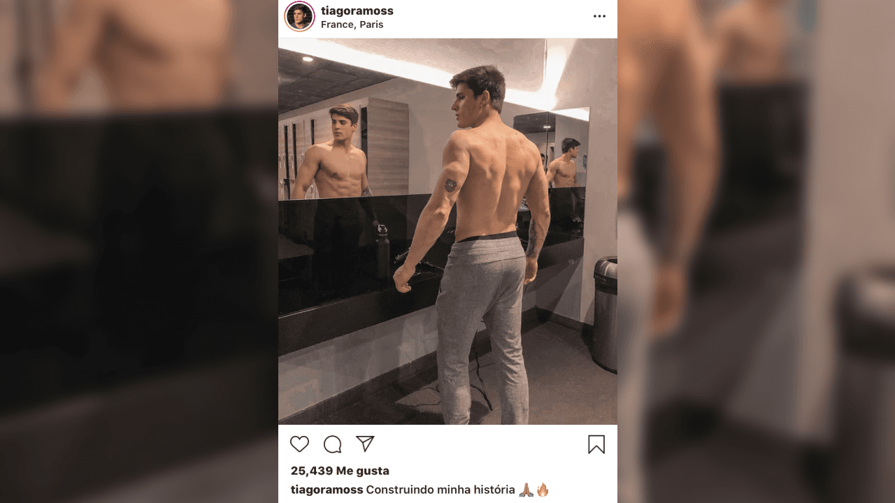 Thiago tiene una gran cantidad de fotografías suyas mostrando su amor por el futbol y por mantener una forma 'fit'.