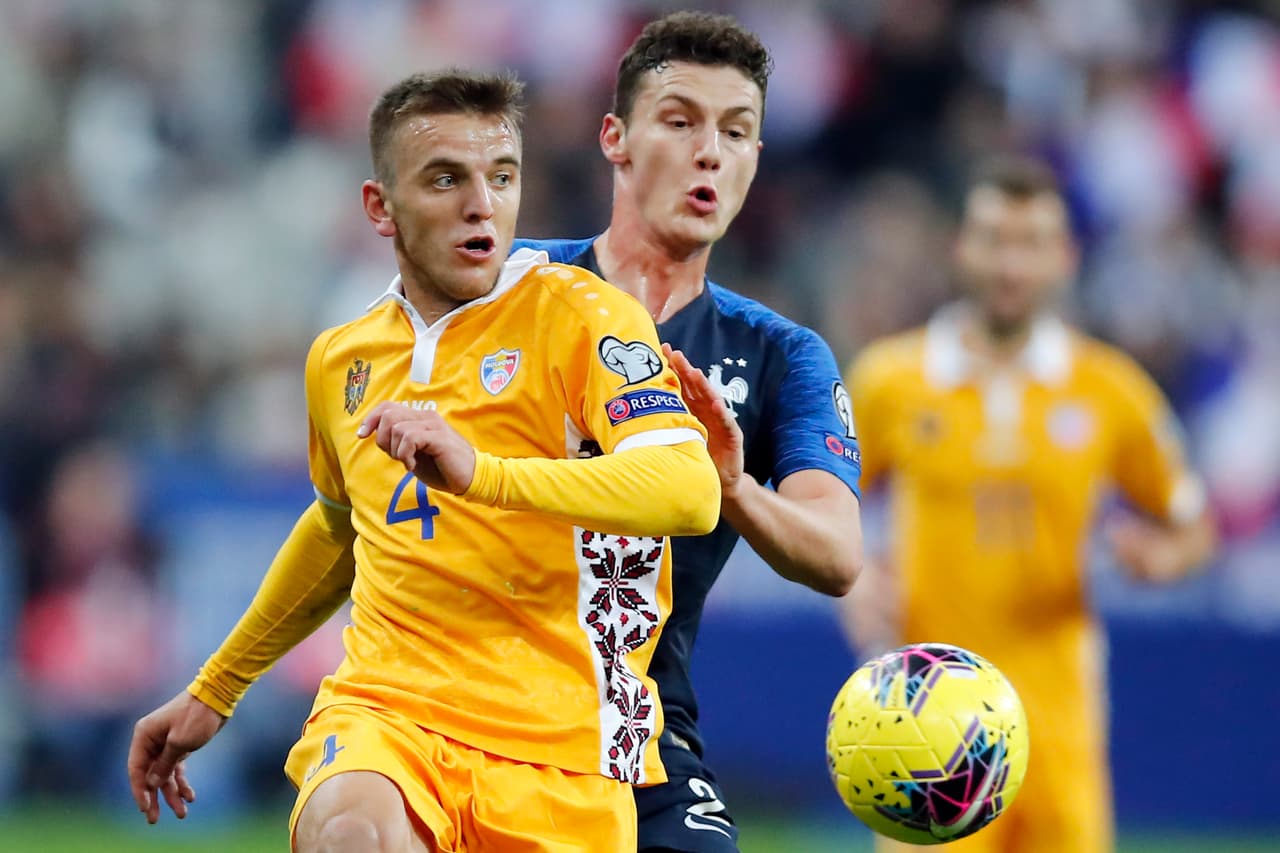 Con gol de penal de Olivier Giroud al minuto 79 Francia se impone 2-1 a Moldavia.