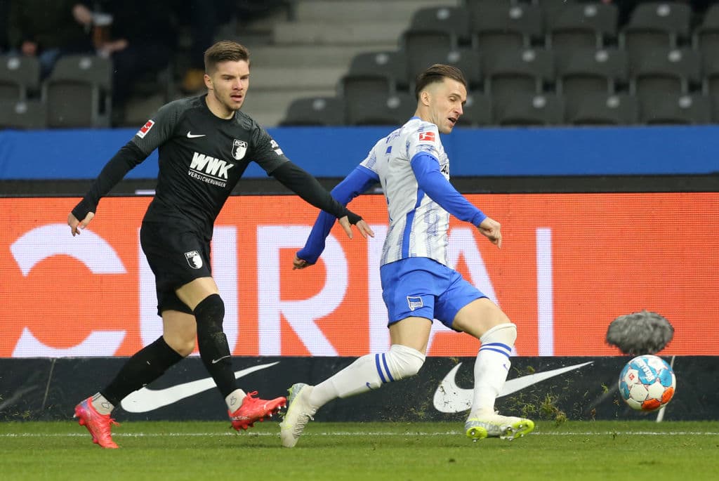 FC Koln sorprende al Borussia Moenchengladbach y les pegan 4-1, Augsburg le roba la victoria al Hertha en el último minuto y empatan 1-1, Hoffenheim no se toca el corazón y golean 3-6 al Greuther Furth, Bochum remonta el Freiburg y se imponen 2-1, en el regreso de Haaland, el Borussia le pega 1-3 al Wolfsburg y el Bayern cierra el día en victoria 1-0 sobre el Arminia Bielefeld.