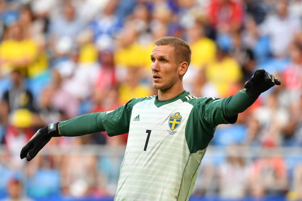 El arquero sueco Robin Olsen empezó a ser una opción para llegar al arco en Roma, tras la salida del brasileño Alisson Becker. Su fichaje estaría entre los 10 y 15 millones de euros.