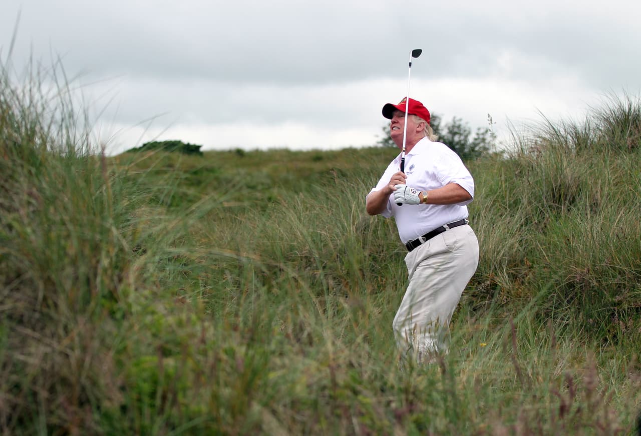 Donald Trump, es amante del golf y dueño de 16 campos (12 en EEUU, 3 en Europa y 1 en Medio Oriente).