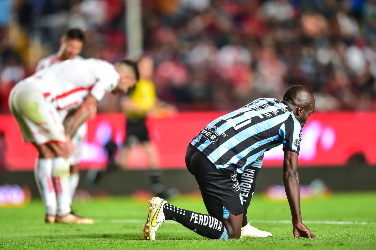 Necaxa y Gallos Blancos dividen puntos en un encuentro que terminó con emoción al límite.