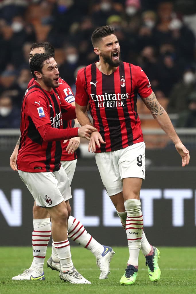 Con un doblete de Olivier Giroud (75' y 78'), el Milan le da la vuelta al partido (1-2) en tres minutos y aseguran tres valiosísimas unidades