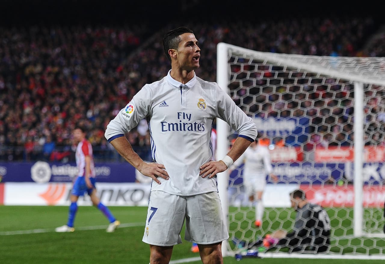 Cristiano Ronaldo ratificó con su triplete contra Atlético de Madrid que es toda una pesadilla para los arqueros rivales. El atacante de Real Madrid llegó a un total de 633 goles en su carrera.
<br>