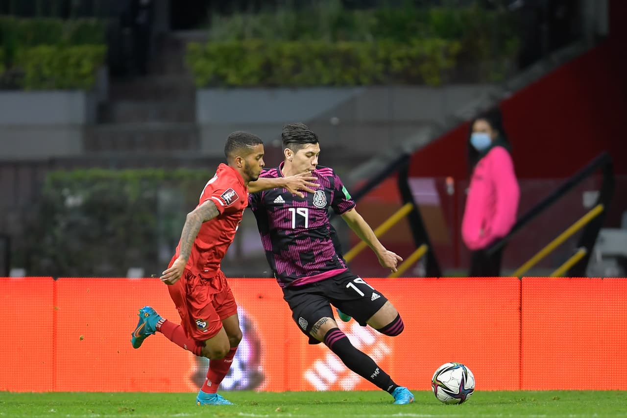 Raúl Alonso Jiménez anota desde los aonce pasos, le da la victoria a México 1-0 seobre Panamá y supera a Hugo Sánchez en la table de los goleadores históricos de la selección.