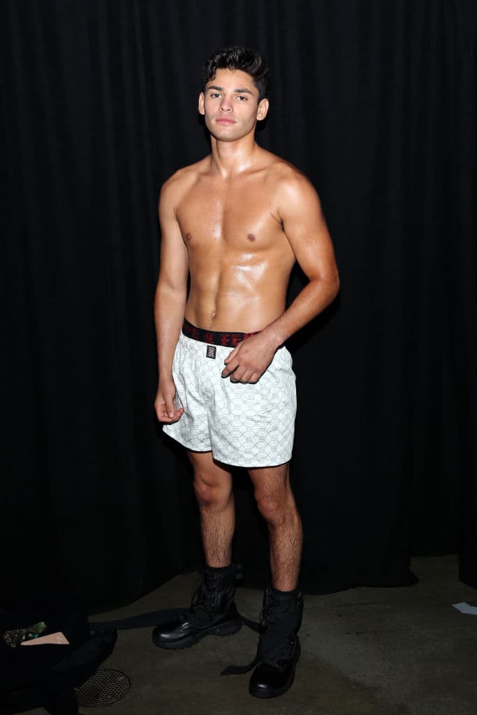 El promotor de talentoso la talentosa estella, es nada más y nada menos que la leyenda mexicana del Boxeo, Óscar de la Hoya.
<br>