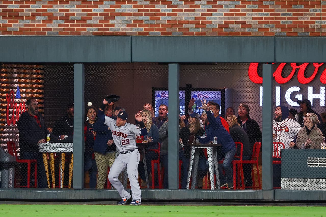 Travis d’Arnaud conectó imparable en la parte baja de la segunda entrada y aunque llegó hasta segunda base, Luis García apagó el fuego con dos outs y dos bases ocupadas.