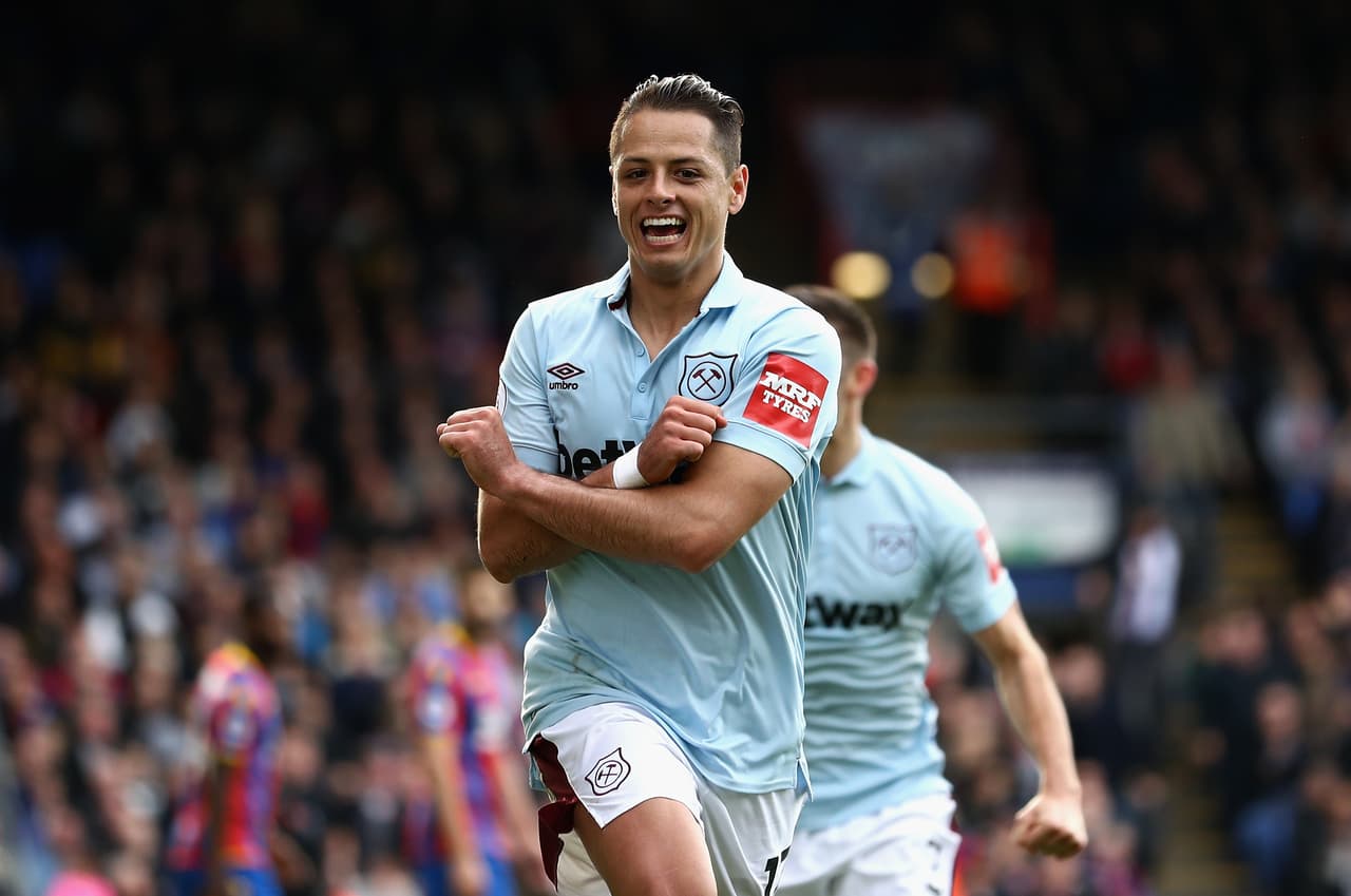 Con David Moyes en el banquillo, Javier 'Chicharito' Hernández ha jugado muy poco por lo que en el West Ham piensan en su salida. Los rumores hablan de reubicarse en Europa, pero también de ir a la MLS con Los Angeles F.C. –y su amigo Carlos Vela– o regresar a la Liga MX.