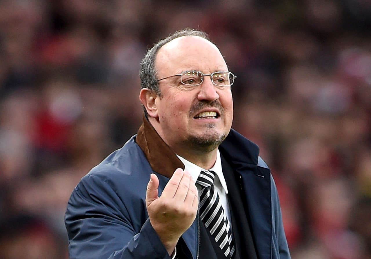 Amenazan a Rafa Benítez por su posible fichaje con el Everton