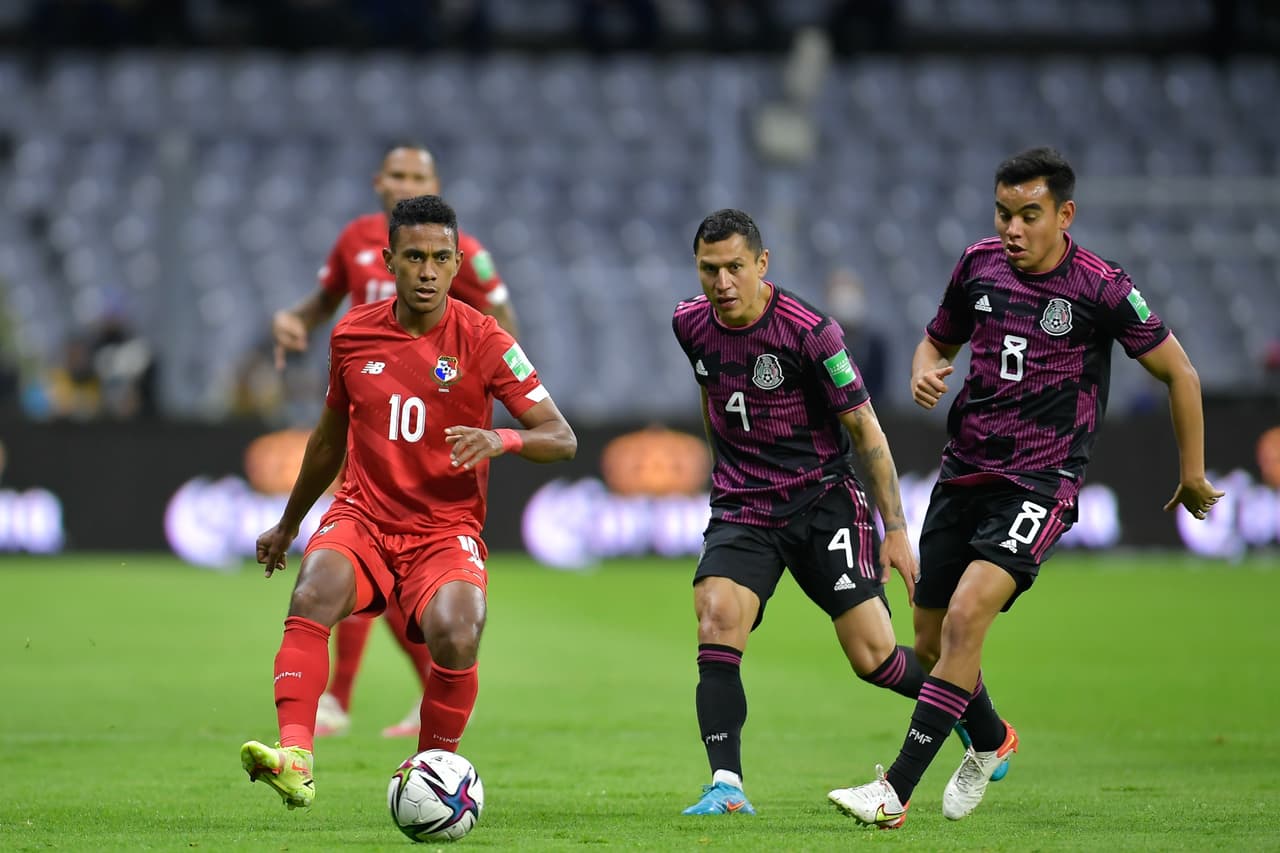 Raúl Alonso Jiménez anota desde los aonce pasos, le da la victoria a México 1-0 seobre Panamá y supera a Hugo Sánchez en la table de los goleadores históricos de la selección.