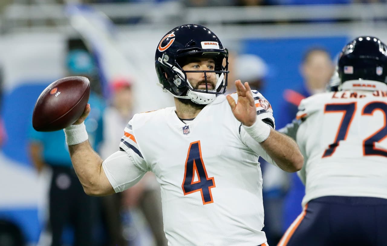 A primera hora los Chicago Bears vencieron 23-16 a los Detroit Lions con Chase Daniel (4) como su quarterback titular, en lugar del lesionado Mitchell Trubisky. Lanzó dos pases de anotación.
