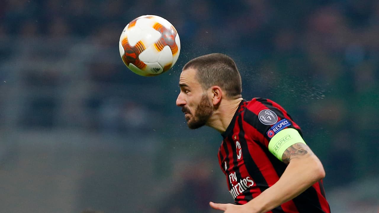 El italiano Leonardo Bonucci sí tiene un pretendiente concreto, que incluso ya empezó a gestionar su fichaje. París Saint-Germain es el equipo que quiere al defensa central, viejo conocido de Buffon.