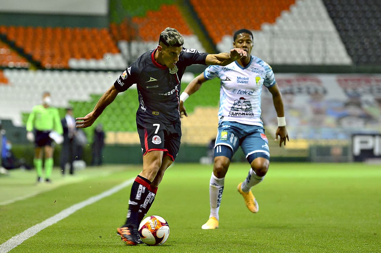 Con doblete de Victor Dávila y gol de Jean Meneses, León se impone 3-1 al Atlético San Luis y suman tres unidades.