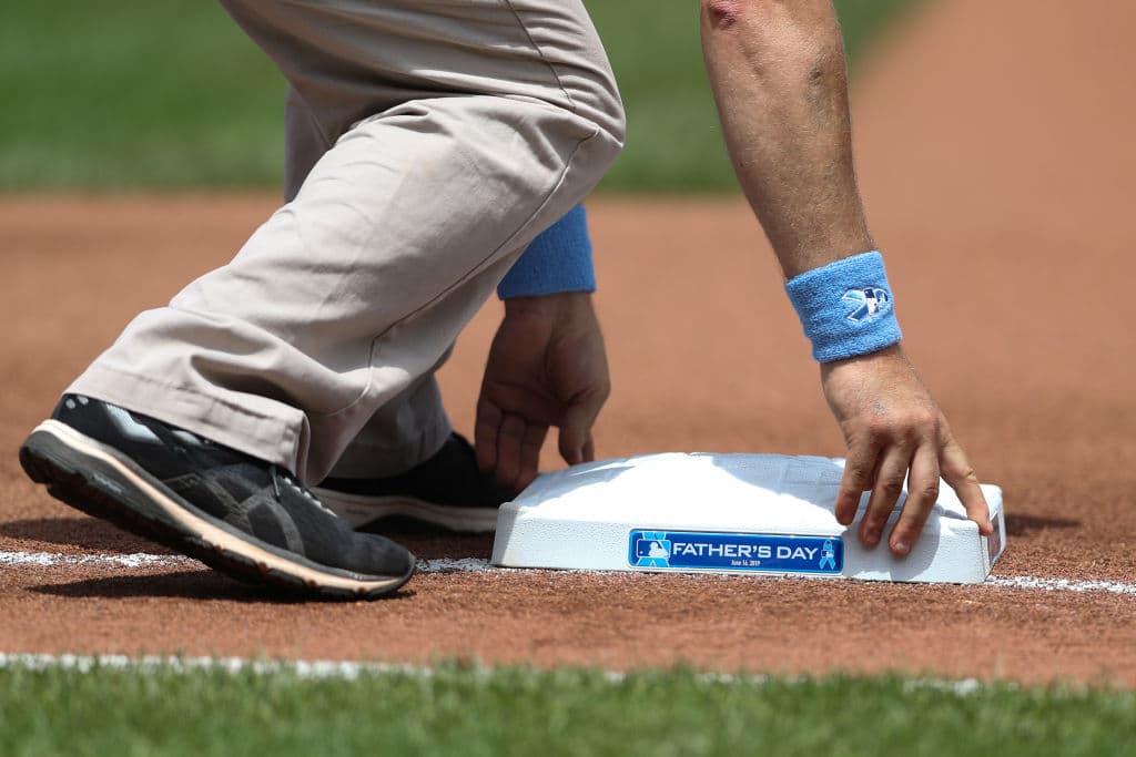 .En Oriole Park at Camden Yards también se celebró el Día del Padre. Esta almohadilla conmemorativa así lo dejaba saber.