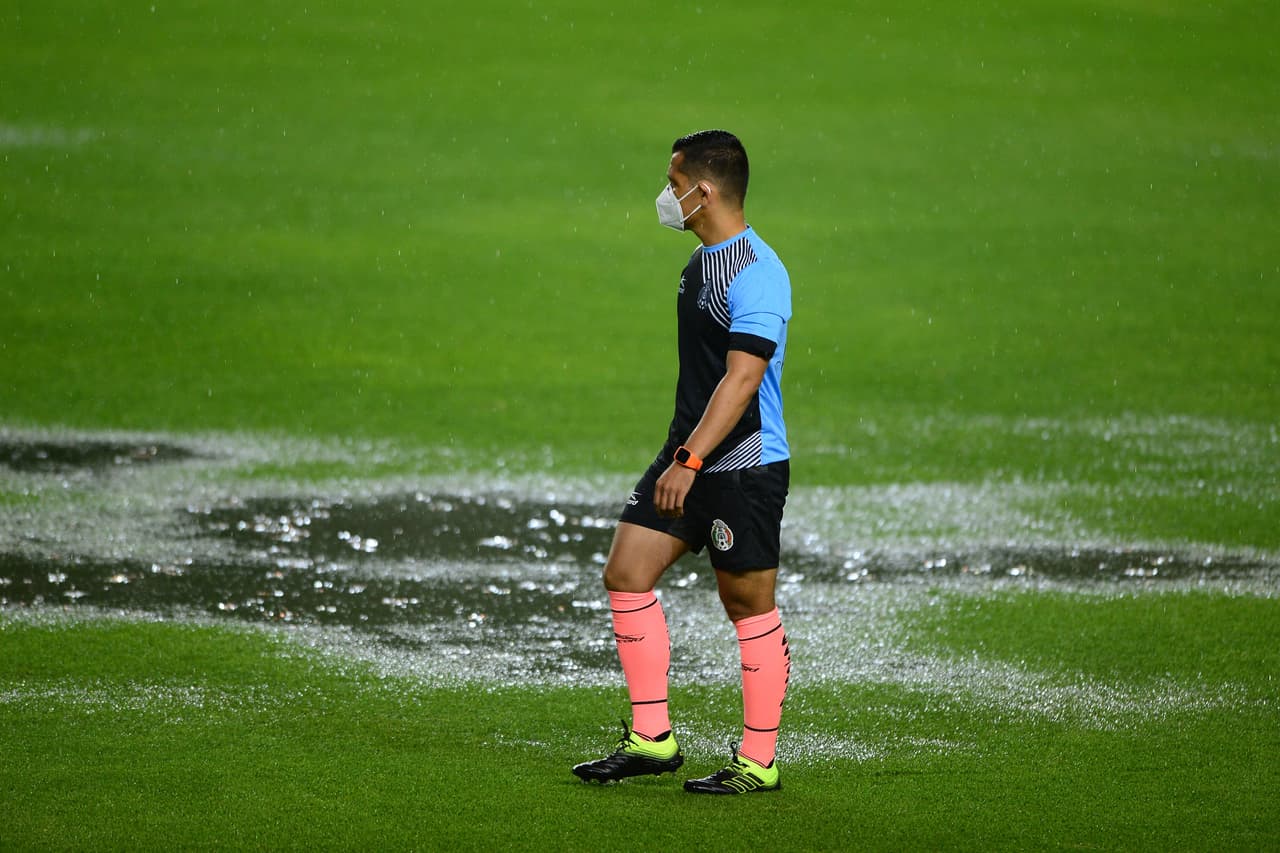 León y Rayados retrasan su partido por lluvia.