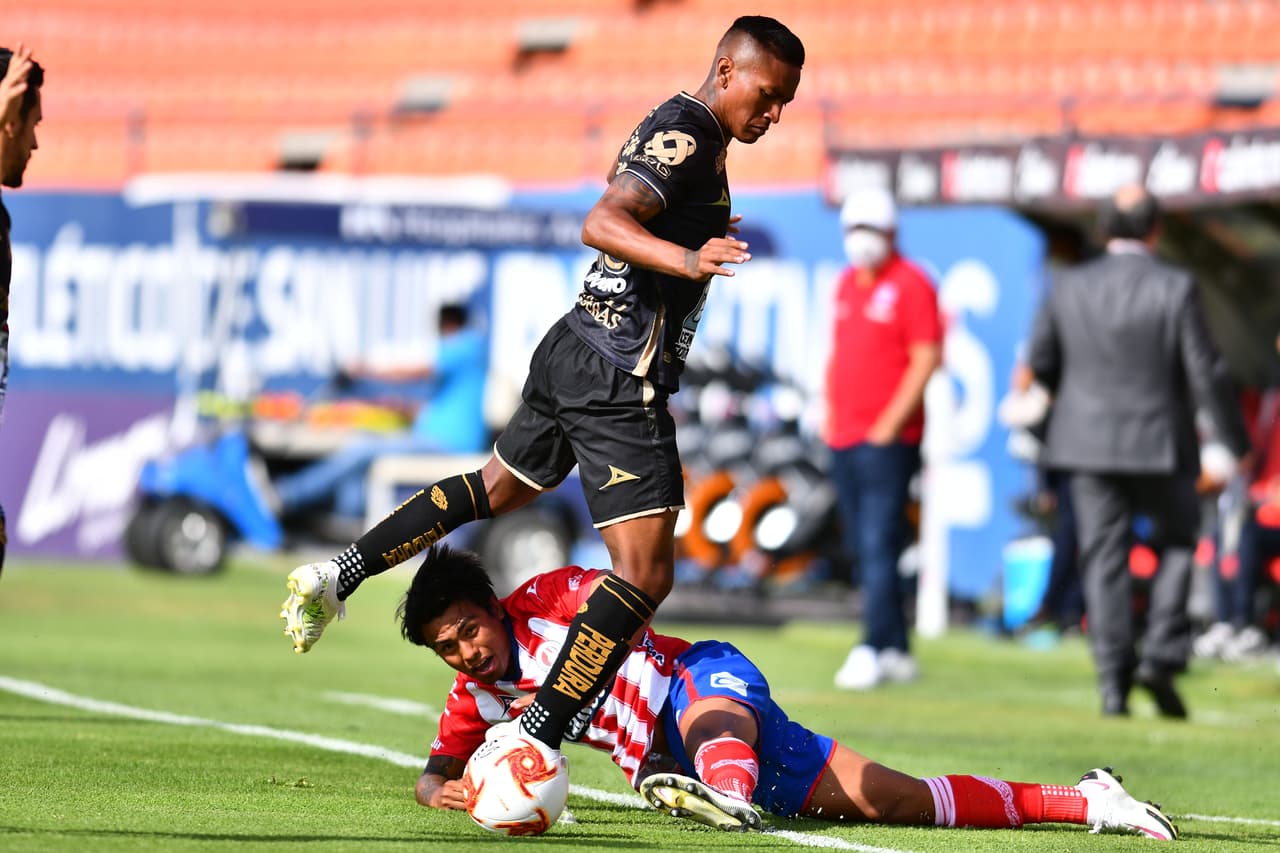 El 16 de mayo de 2018, Aquino fue incluido dentro de la lista preliminar de los 24 jugadores que disputarían el mundial de 2018.