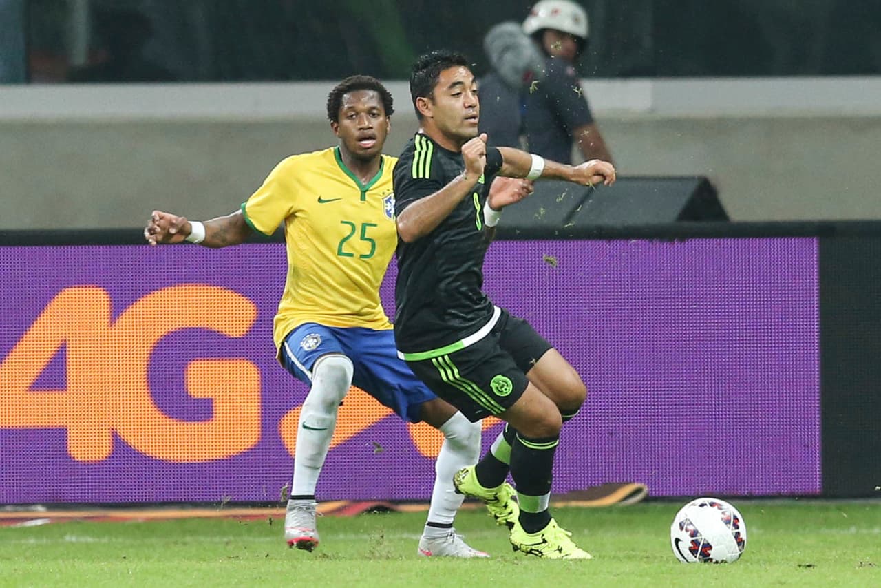 El llamado de Marco Fabián sorprende no por los méritos sino porque en otras ocasiones se ha buscado que los recién llegados a ligas europeas tengan un proceso de adaptación más amplio pues aunque Marco ha tenido minutos, sus actuaciones individuales no terminan por cuajar en un equipo en donde los resultados tampoco llegan.