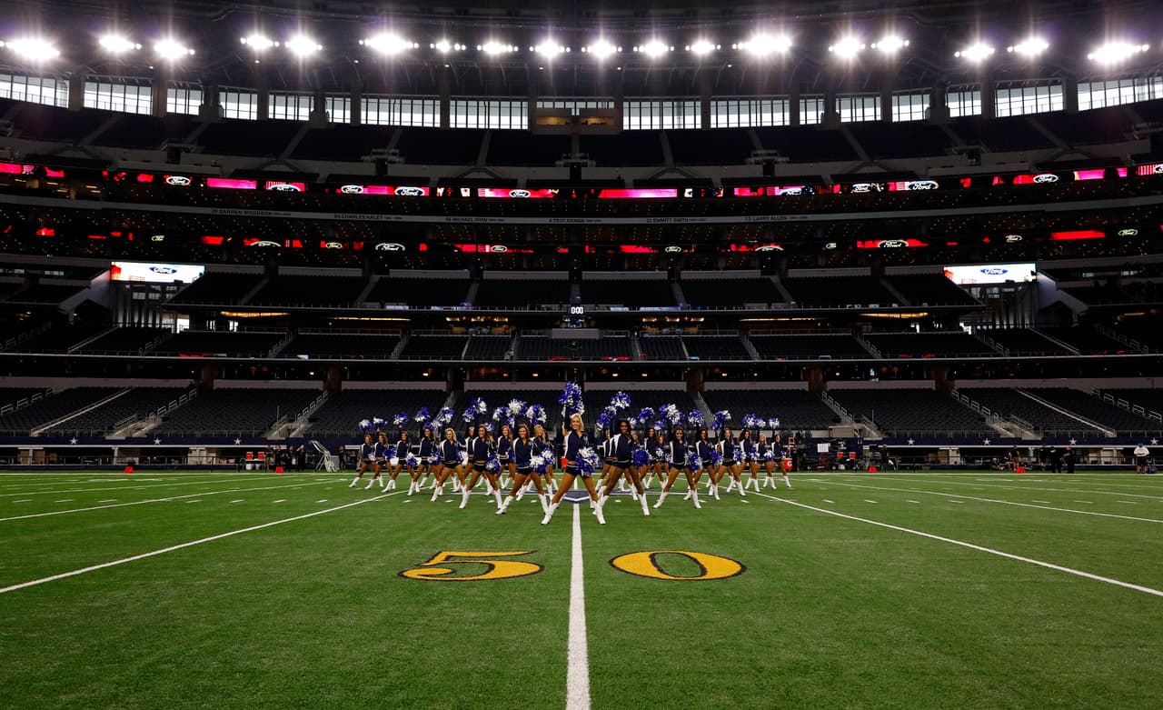 Las cheerleaders de los Dallas Cowboys cautivaron en Día del Pavo, Checa lo mejor de ellas.
