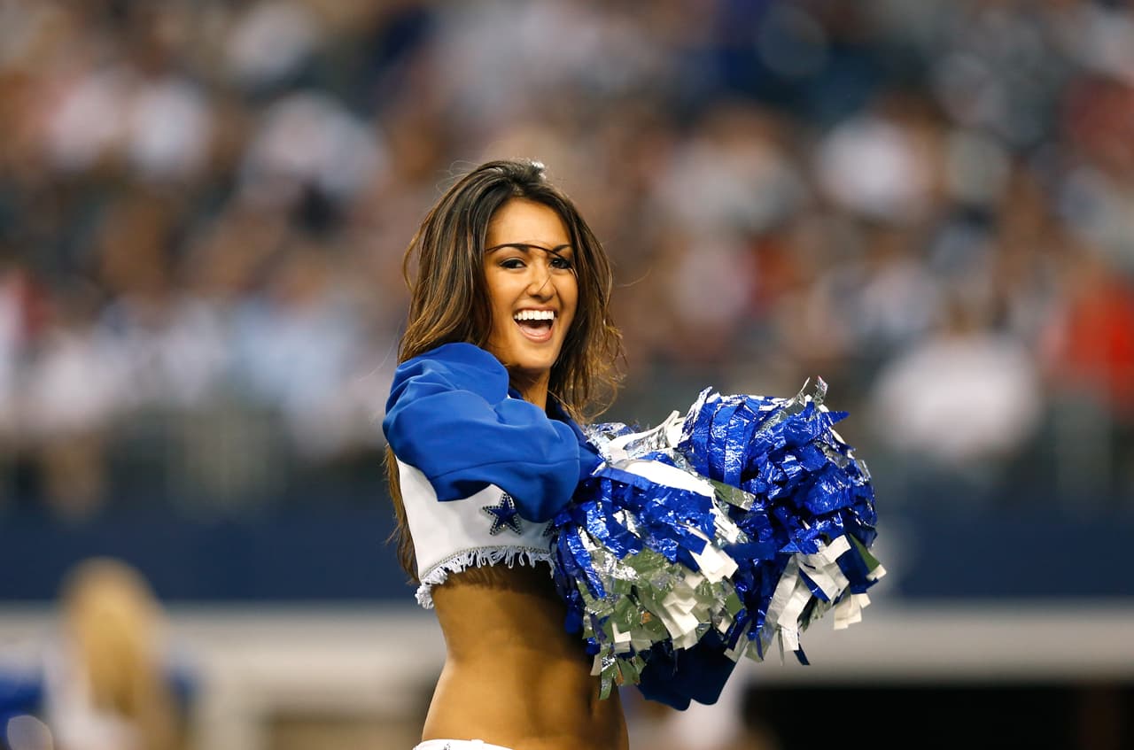 Las cheerleaders de los Dallas Cowboys cautivaron en Día del Pavo, Checa lo mejor de ellas.