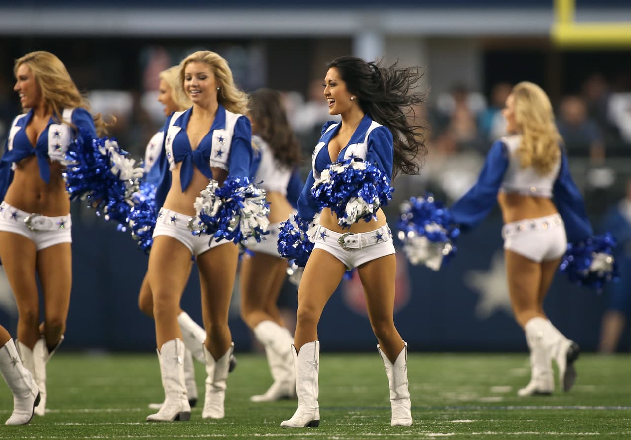 Las cheerleaders de los Dallas Cowboys cautivaron en Día del Pavo, Checa lo mejor de ellas.
