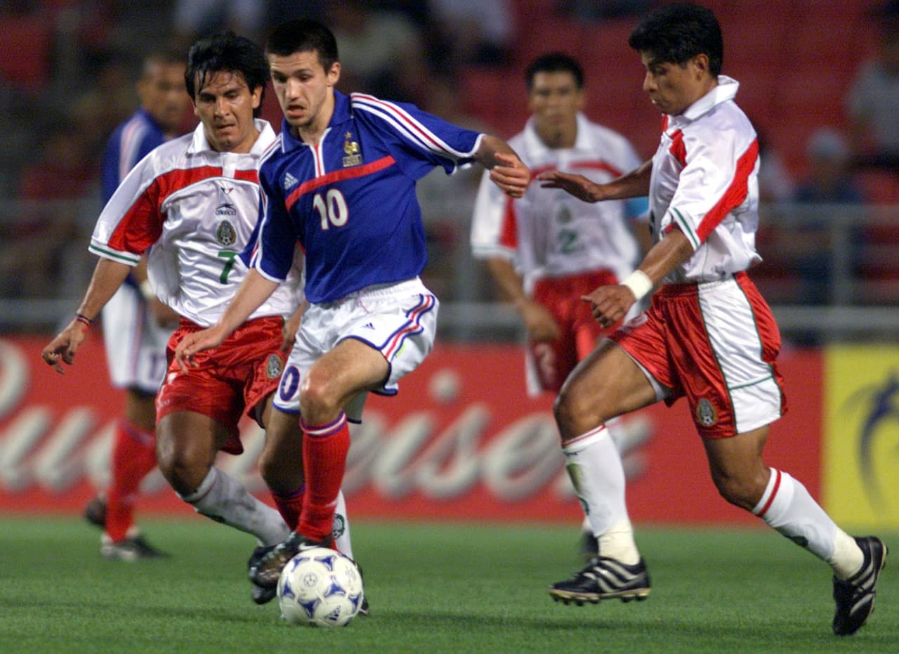 En ese partido Wiltord abriría el marcador y Carriere y Pires de darían el escándalo al triunfo de los galos sobre unos verdes.