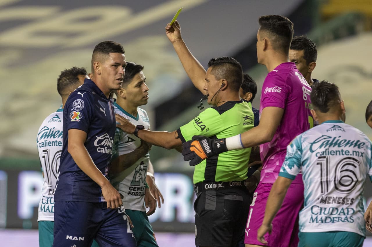 Con goles de Jesús Sánchez, José Macías y Alejandro Mayorga, Chivas vence 1-3 a León de visita y se adueña de los puntos. Chivas avanza hasta la posición número 11 y León se queda en el sótano con la quinceava plaza con cuatro unidades.