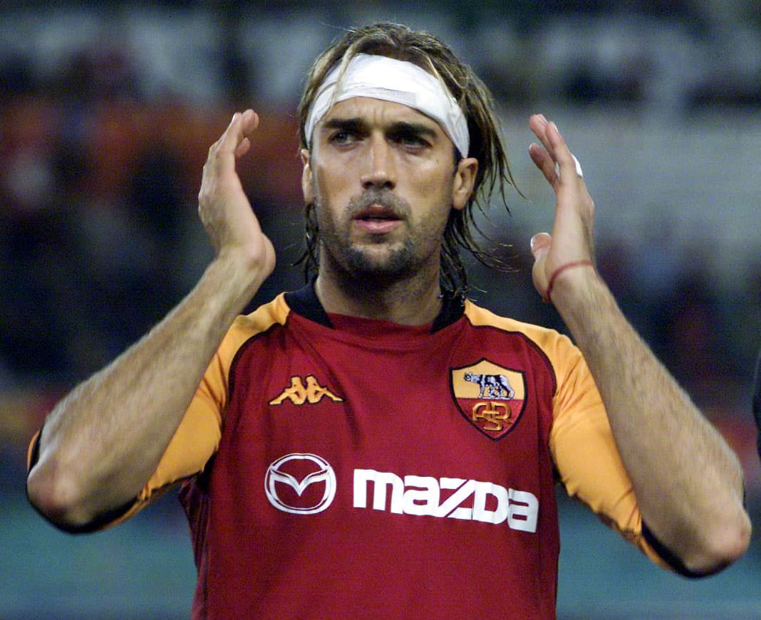Gabriel Omar Batistuta, un goleador de raza y dueño de las áreas italianas, tampoco pudo festejar en el máximo torneo de clubes de Europa.