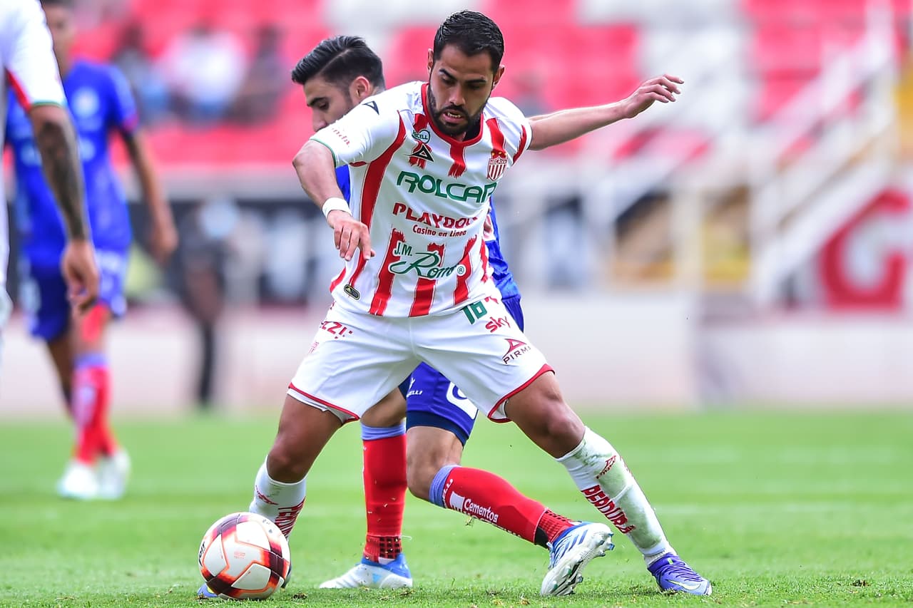 El contención Joaquín Esquivel, quien ganó la medalla de bronce con México en los JJOO Tokyo 2020, firmó con Necaxa tras culminar contrato con FC Juárez.