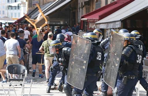 Cinco heridos y seis detenidos en nueva pelea en Eurocopa