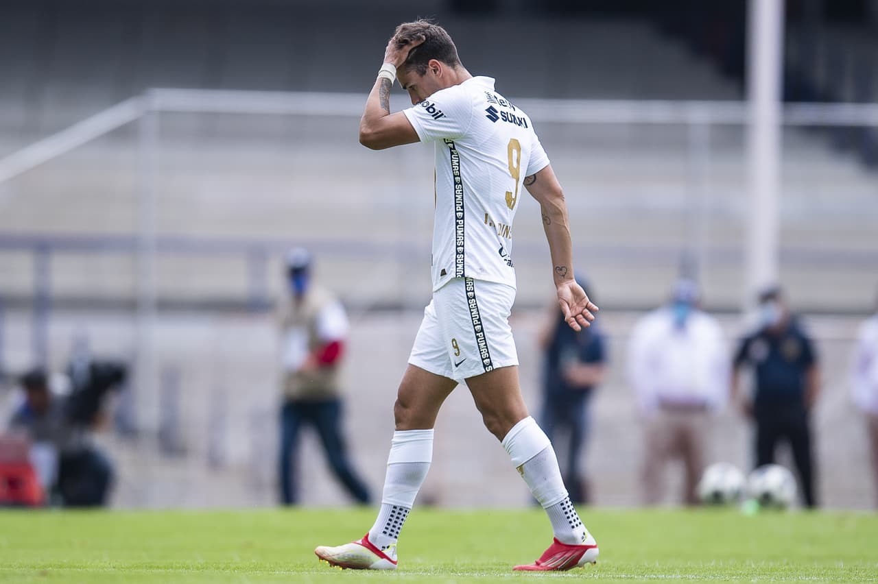 Pumas rompe su mala racha tras vencer 2-0 a Puebla en Ciudad Universitaria durante la Jornada 6 del Apertura 2021. La primera anotación fue por parte de Washington Corozco al 74' y, con penalti, Juan Ignacio Dinneno convirtió al 81.