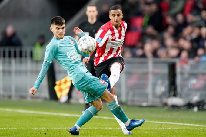 El Twente le sacó un punto al PSV al final del partido; el mexicano Érick Gutiérrez jugó ocho minutos y poco pudo hacer en la cancha.