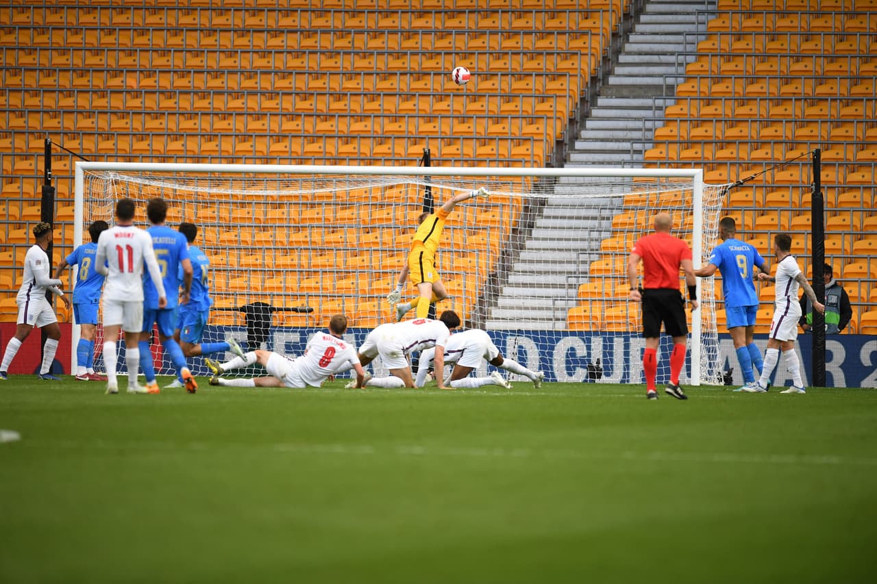 Inglaterra e Italia empataron sin goles en el Molineux Stadium, casa del Wolverhampton.