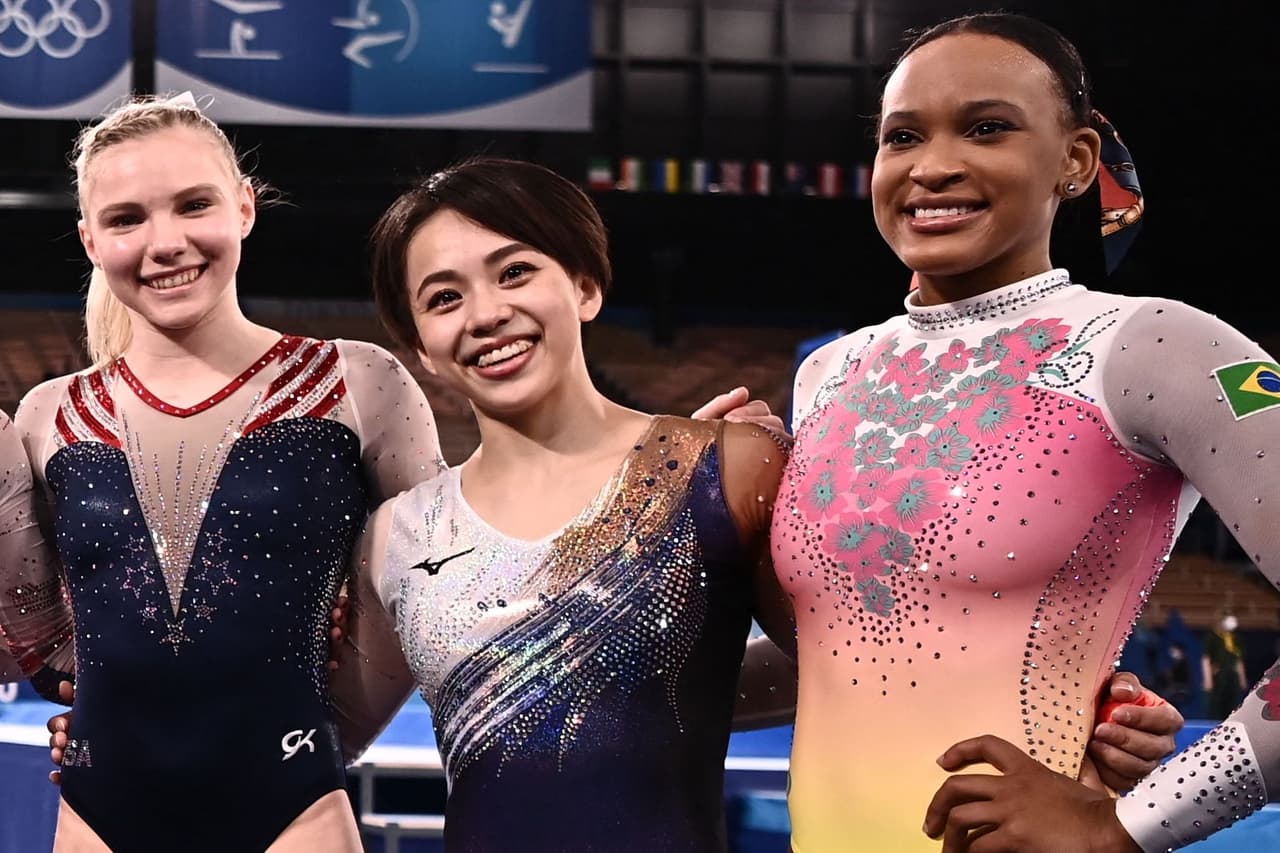 Estadounidense Carey ganó oro en suelo; brasileña Andrade fue quinta