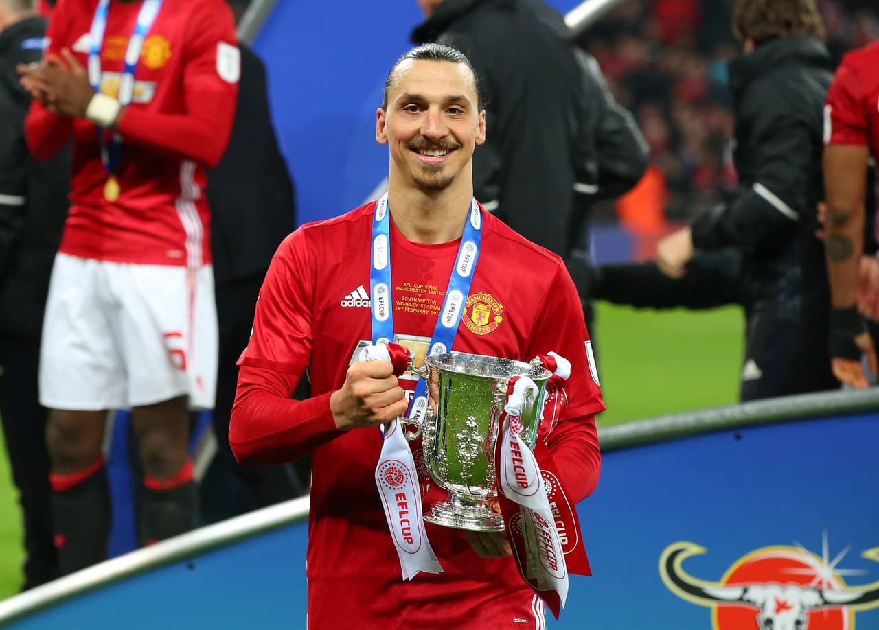 8) Zlatan Ibrahimovic - El sueco Zlatan Ibahimovic se vio muy favorecido con su traspaso a Manchester United para darle un nuevo aire a su carrera. El atacante es el octavo en la lista y renovó su contrato con Nike por tres años, además de que lanzó su propia línea deportiva. El jugador que pasará a la MLS aparece en la lista general en el puesto 63.