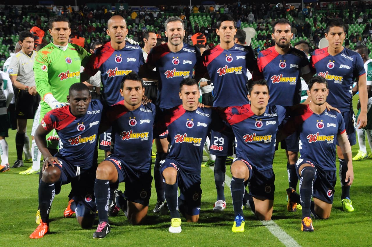 Fidel Kuri compra a La Piedad y lleva la franquicia a Veracruz con apoyo del gobierno de Javier Duarte, quien le permite hacer uso de nombre, escudo y estadio por tiempo prolongado.