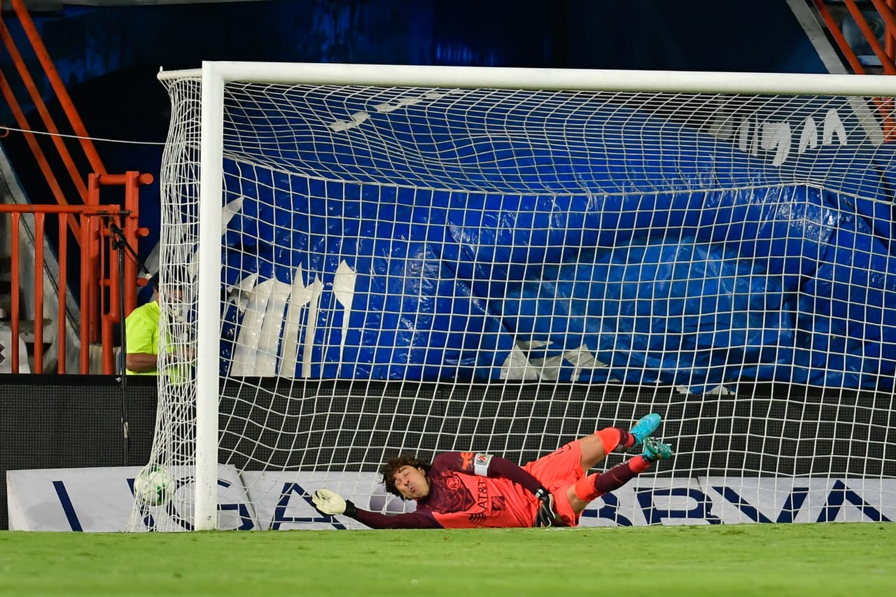 Ochoa no pudo detener el disparo.