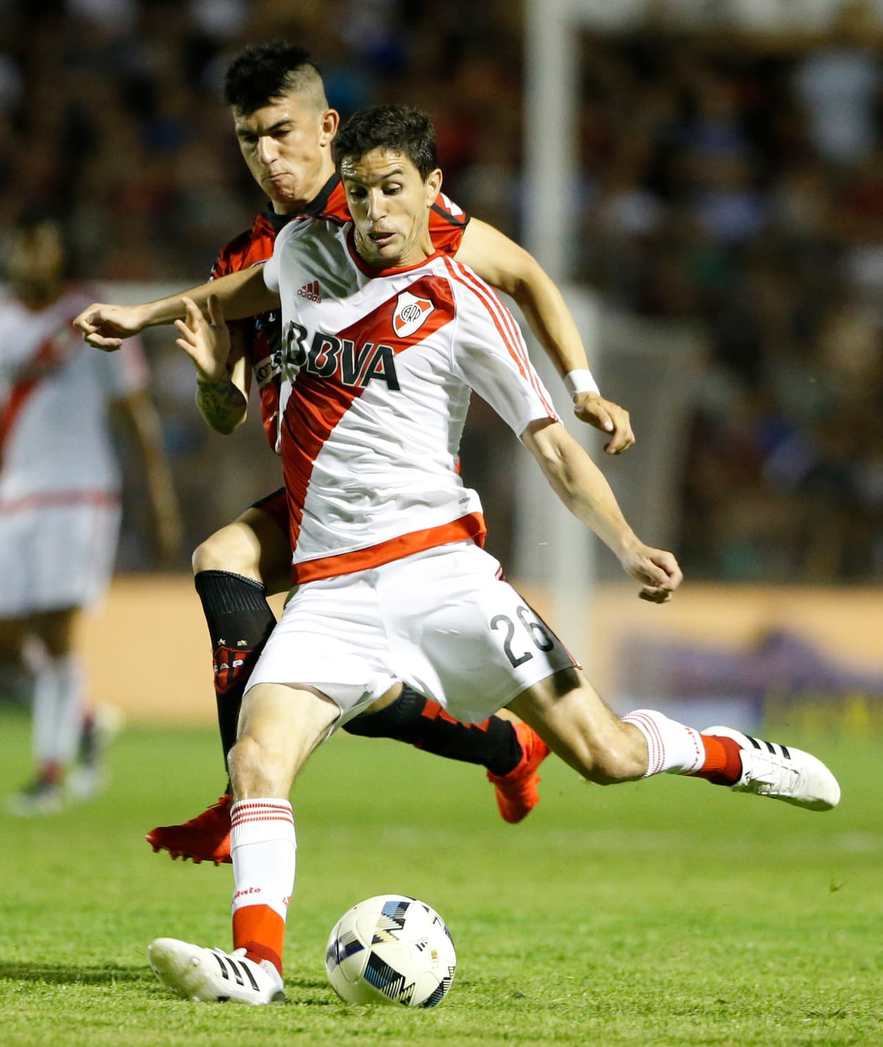 Lo inimaginable es que en plena celebración el jugador iba a tener un choque que le generó una cortada en la ceja.