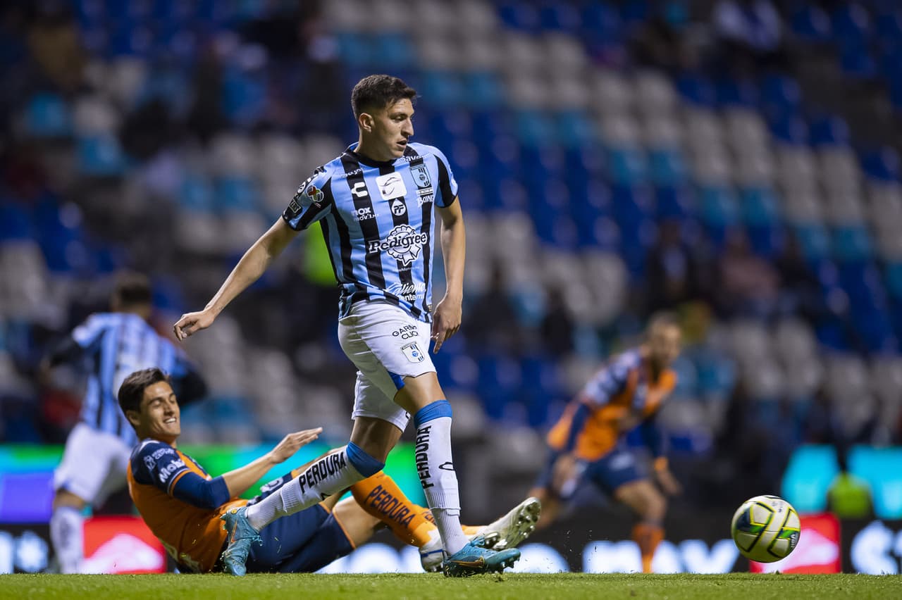 Con goles de Federico Mancuello y Guillermo Martínez, el Puebla obtuvo su primer triunfo del Clausura 2023 en la Jornada 2 al vencer al Querétaro, que se quedó con uno menos tras la expulsión de Kevin Balanta al minuto 8.