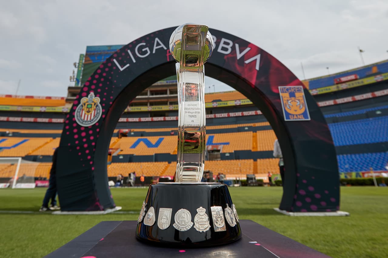 Tigres no dio oportunidad a las Chivas para reaccionar y con un contundente triunfo en la vuelta consiguió el bicampeonato.