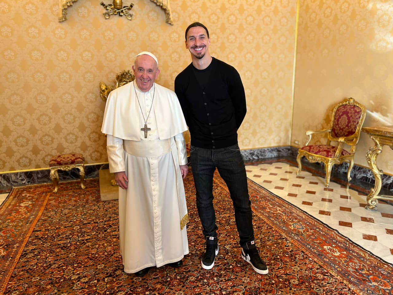 Zlatan Ibrahimovic visita al Papa Francisco en El Vaticano
