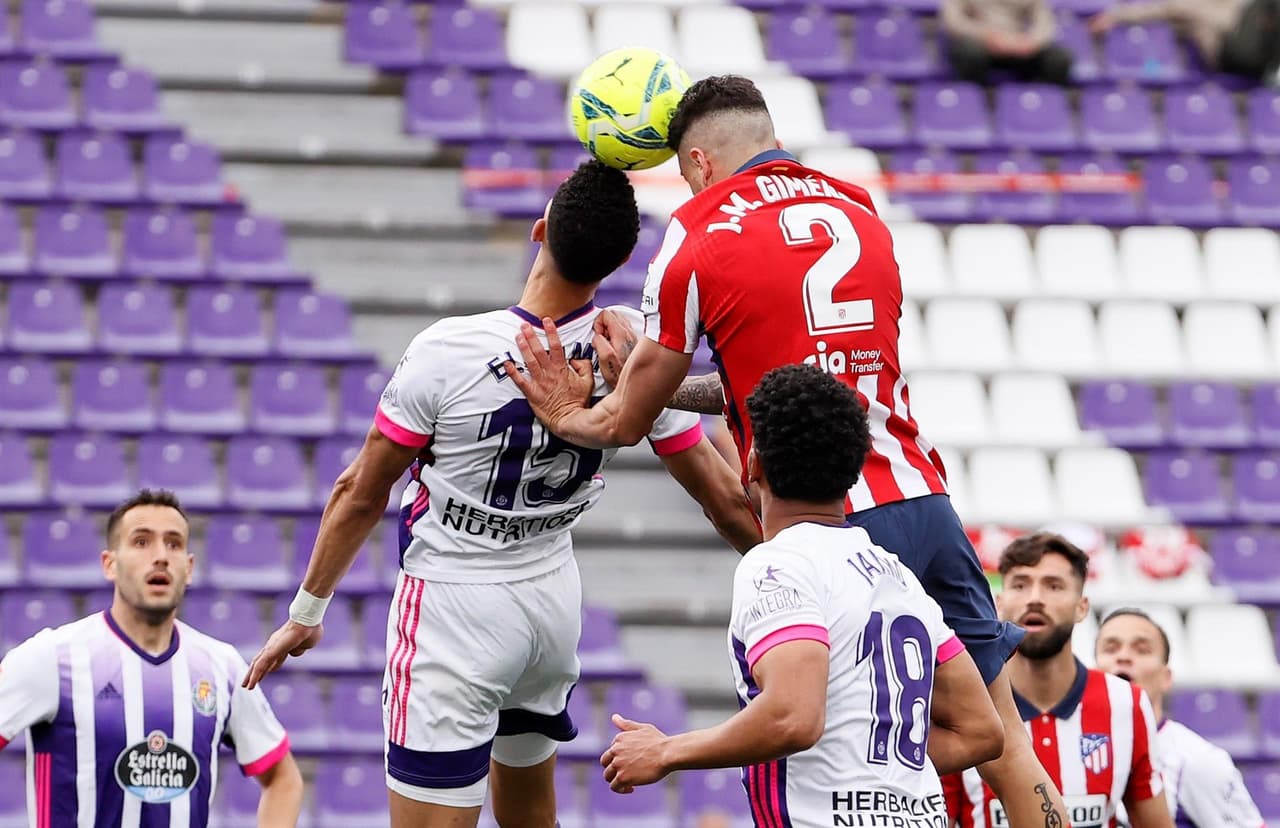 Luis Suárez se vuelve a poner la capa de héroe y consigue el tanto que le da la remontada y el título al conjunto colchonero al vencer 1-2 al Real Valladolid.