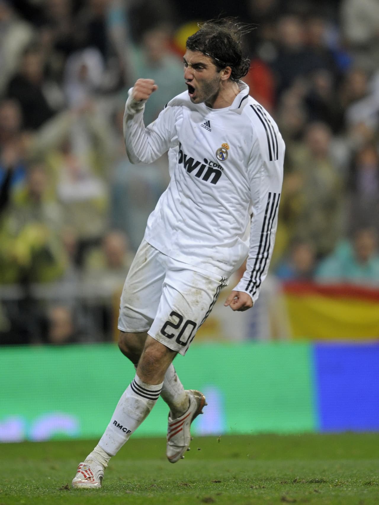 Su llegada en 2006/07 con 19 años generó expectativas aunque sus números en las primeras dos temporadas no fueron sobresalientes (2 tantos en la primera y 9 en la segunda). Para 2008/09 mejoró con 24 goles en 44 partidos. Fue compañero de equipo con CR7 hasta 2013.