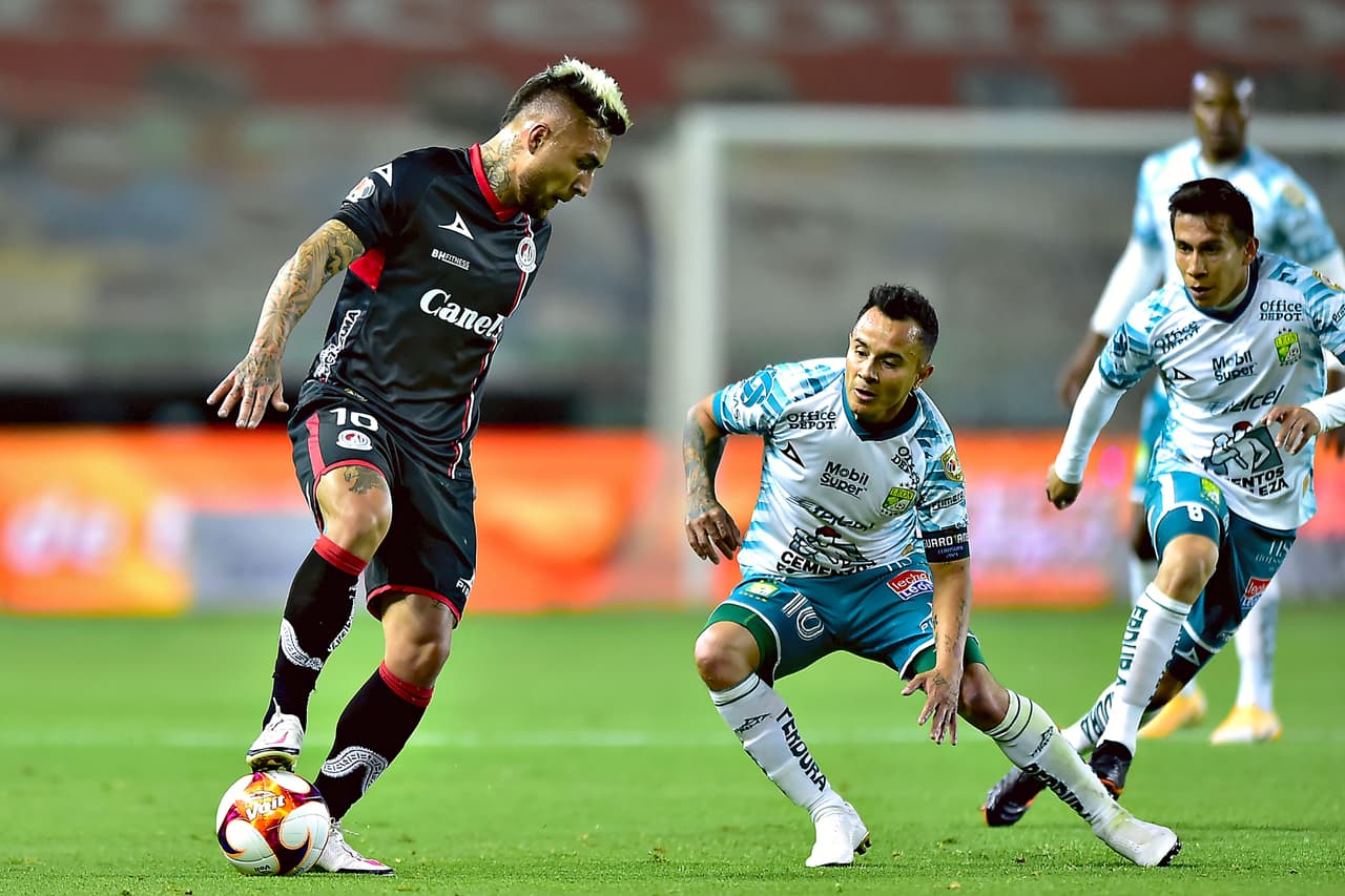 Con doblete de Victor Dávila y gol de Jean Meneses, León se impone 3-1 al Atlético San Luis y suman tres unidades.