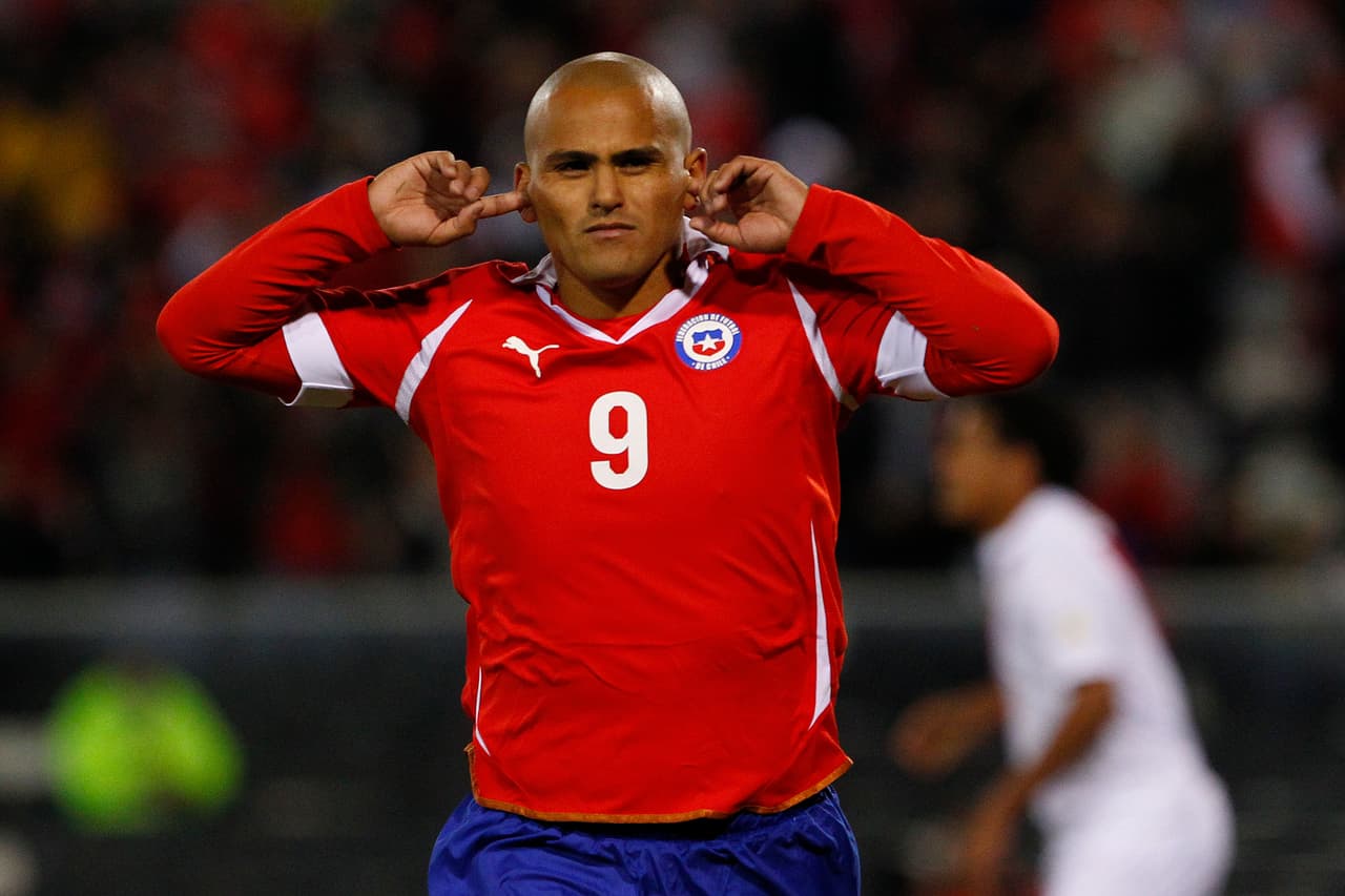 Humberto Suazo dirá adiós a las canchas